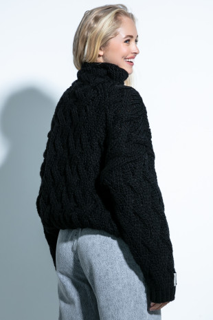 Wool sweater with a thick knit F839 black