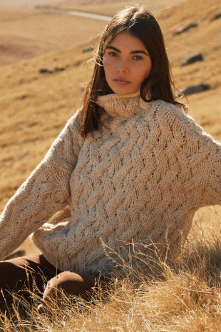 Wool sweater with a thick knit F839 beige melange