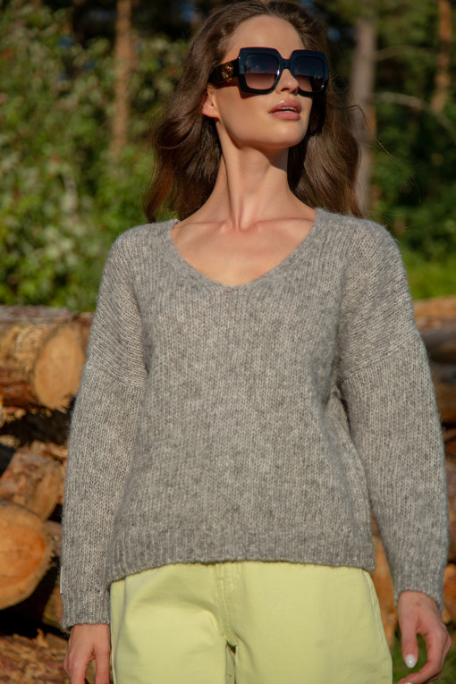 Classic sweater made from undyed alpaca wool and Maco cotton F1740 grey